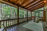 Large Screened in Porch Area 